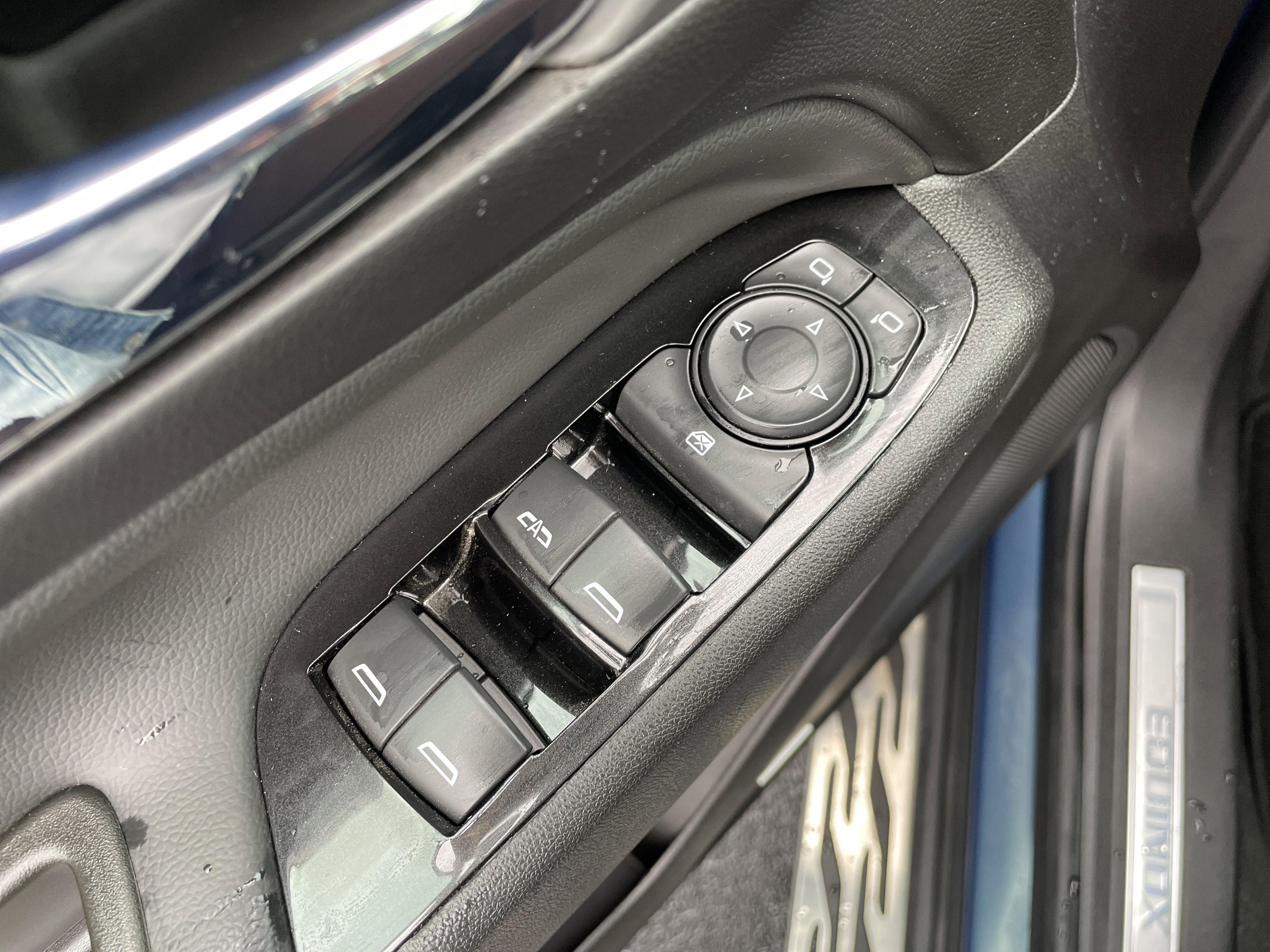 Used 2024 Chevrolet Equinox Premier image 22