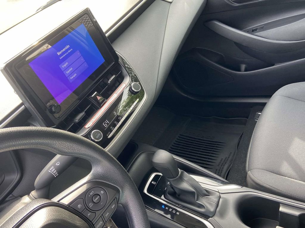 Used 2025 Toyota Corolla LE FWD image 22