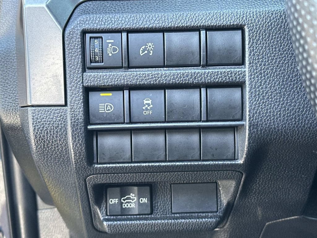 Used 2024 Toyota Tacoma SR5 AWD/4WD image 25