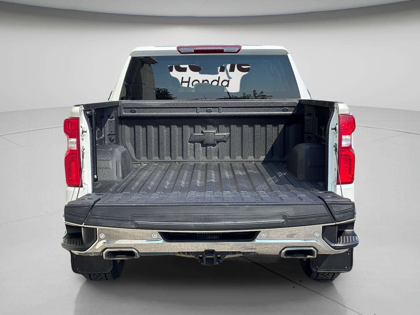 Used 2023 Chevrolet Silverado 1500 LTZ AWD/4WD image 5