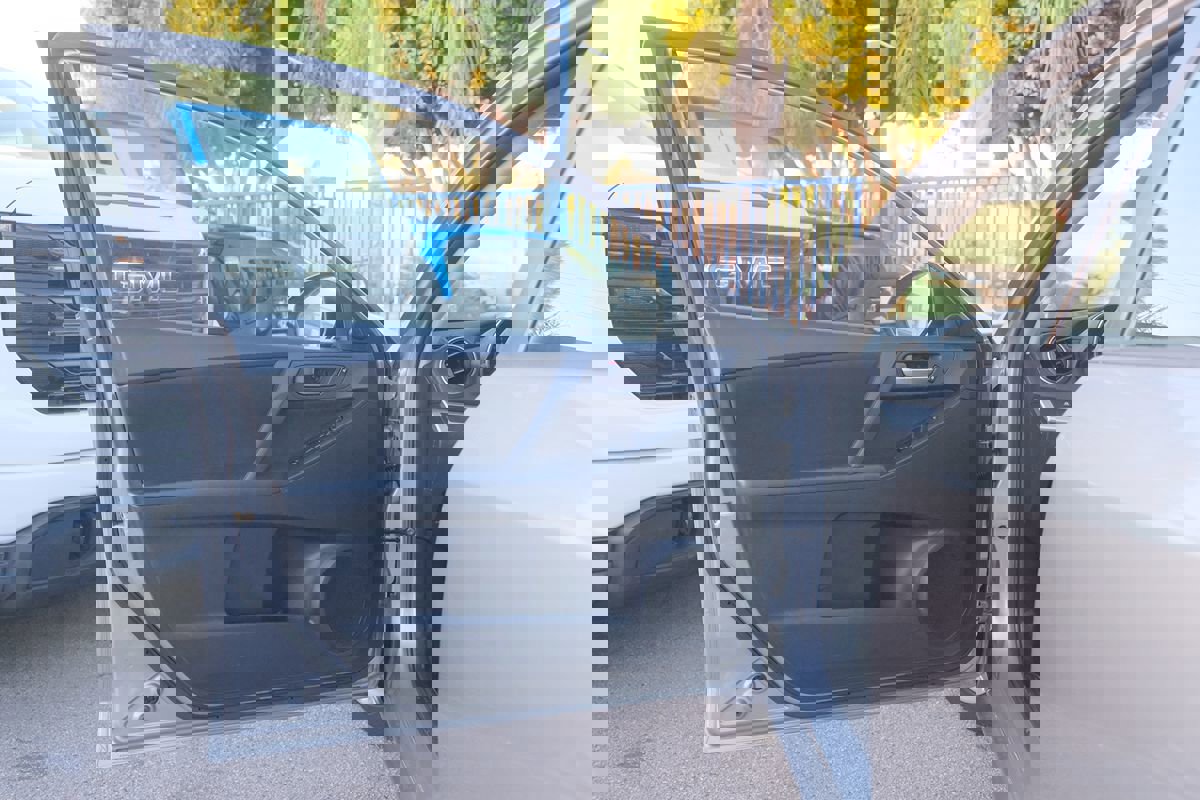 Used 2013 MAZDA MAZDA3 i Touring image 11