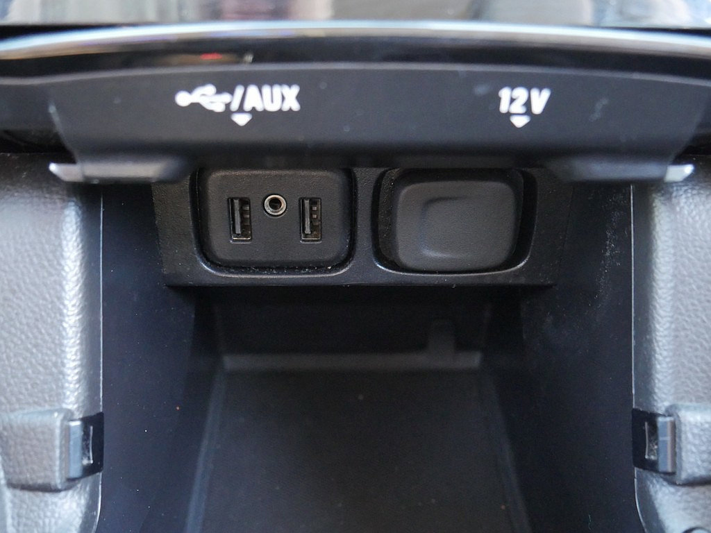 Used 2021 Buick Encore Preferred AWD/4WD image 39