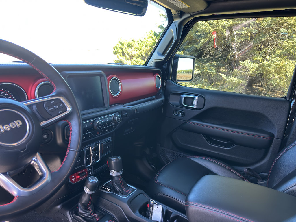 Used 2020 Jeep Gladiator Rubicon w/ Dual Top Group AWD/4WD image 18