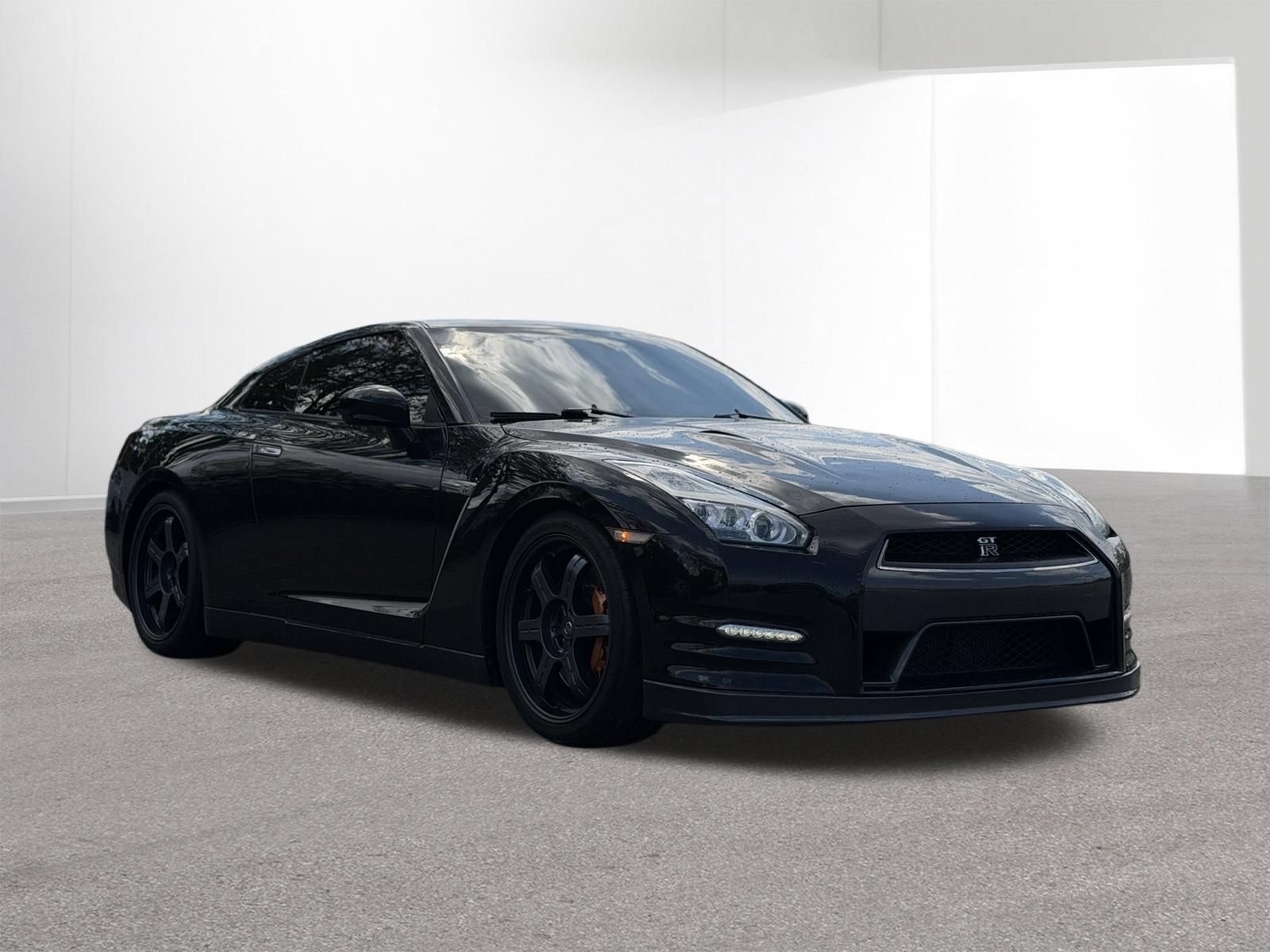 Used 2015 Nissan GT-R Black Edition AWD/4WD image 7