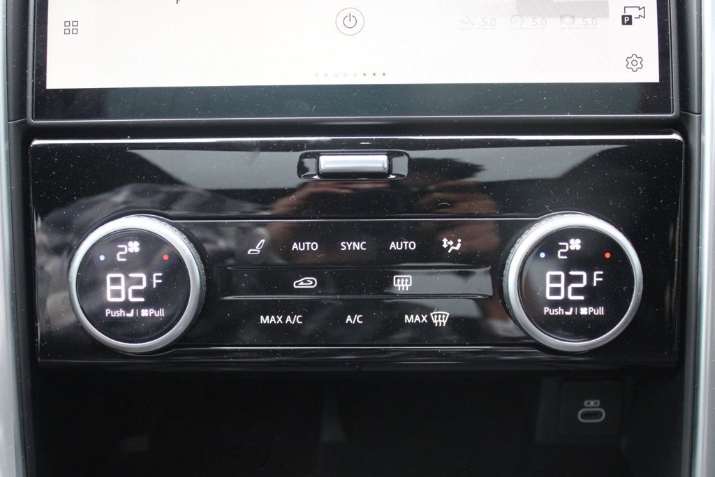 Certified 2025 Land Rover Discovery S AWD/4WD image 25
