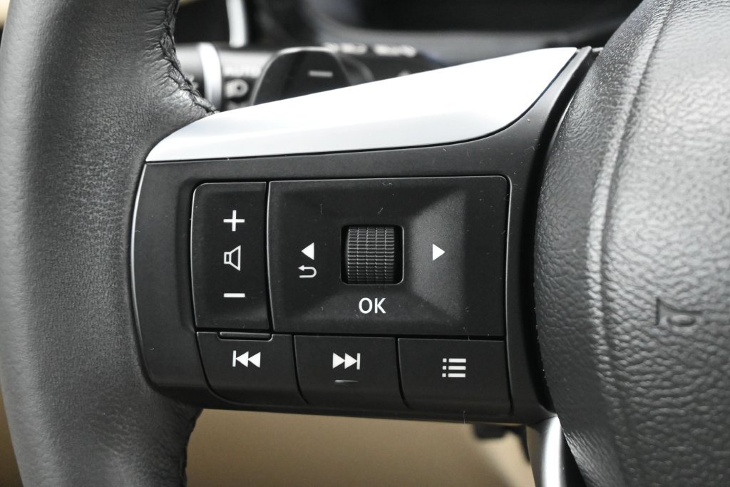 Used 2023 INFINITI QX60 Luxe w/ Performance Audio Package FWD image 8