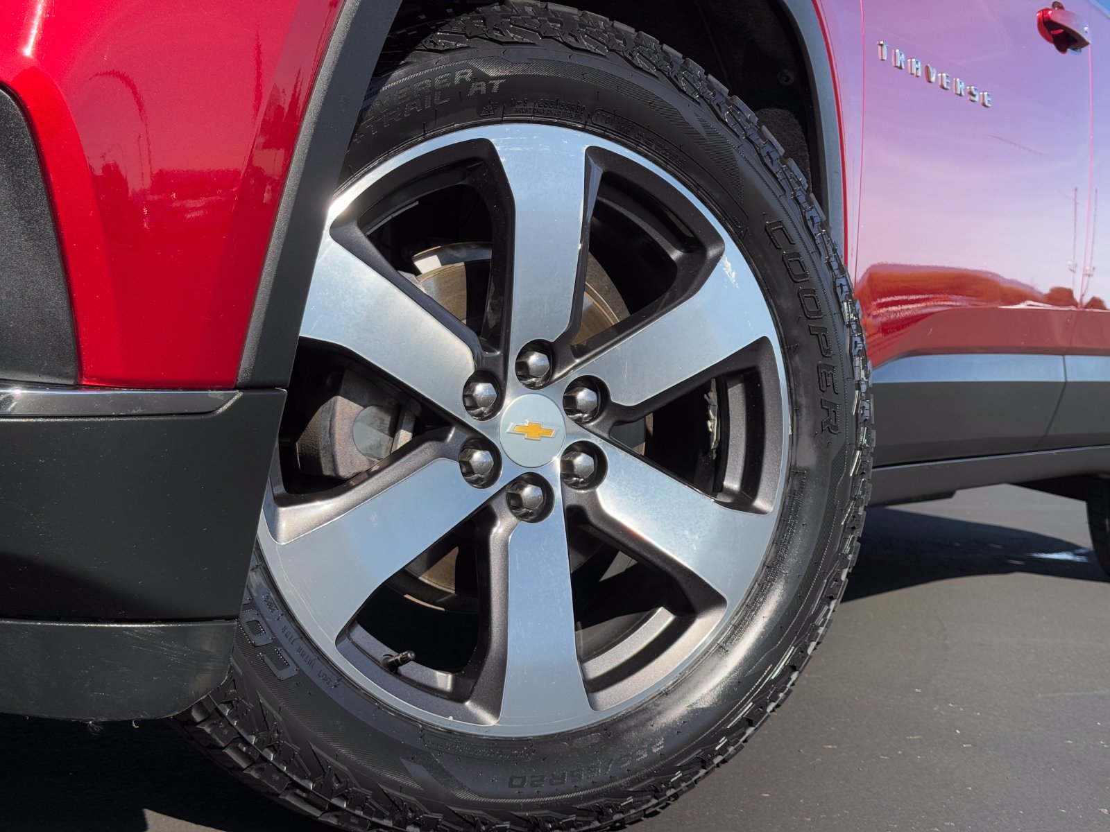 Used 2020 Chevrolet Traverse LT w/ LT Premium Package AWD/4WD image 31