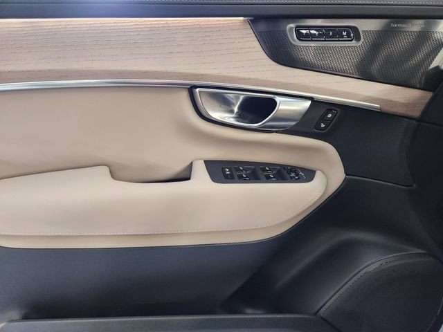 Certified 2026 Volvo XC90 B6 Plus w/ Protection Package Premier AWD/4WD image 24