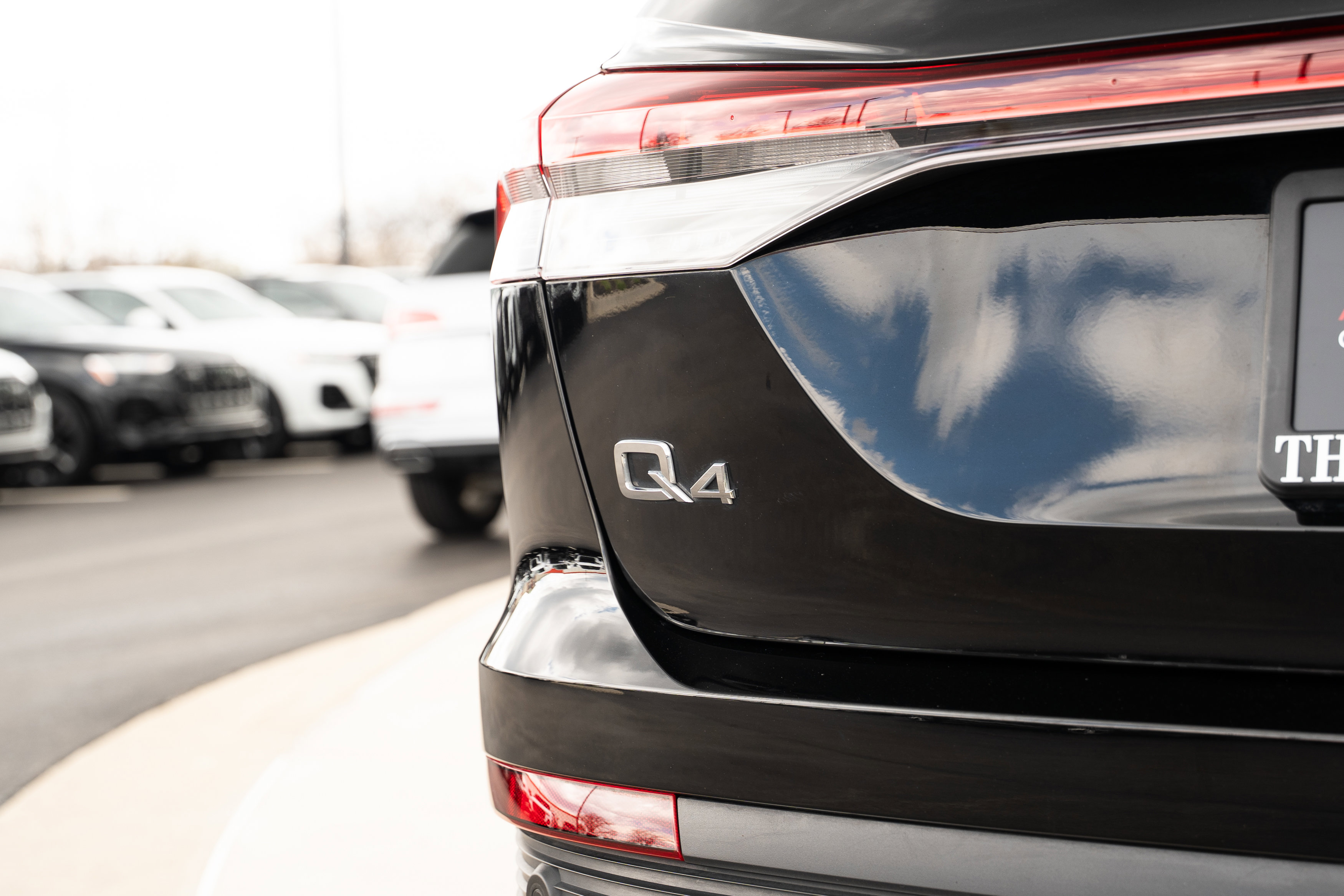 Certified 2023 Audi Q4 e-tron Prestige image 32