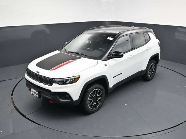 New 2026 Jeep Compass Trailhawk w/ Sun, Sound & Navigation Group AWD/4WD image 48