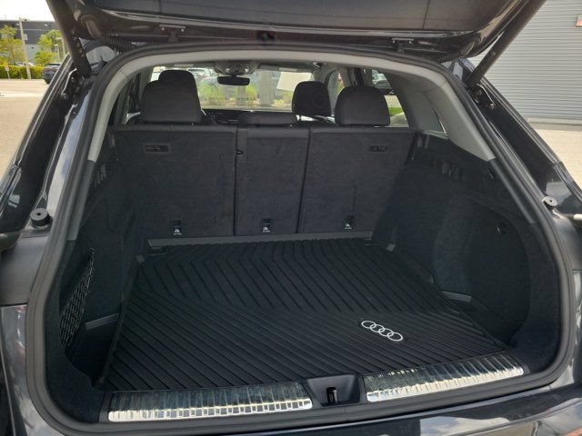 Certified 2025 Audi Q5 Premium w/ Convenience Package AWD/4WD image 8