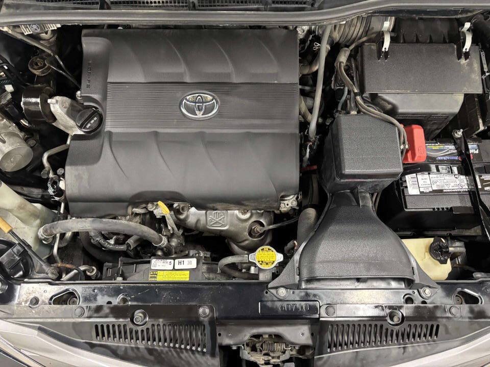 Used 2015 Toyota Sienna XLE FWD image 12