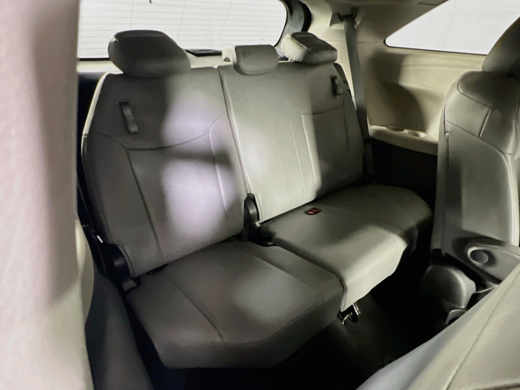 Used 2023 Toyota Sienna XLE FWD image 26