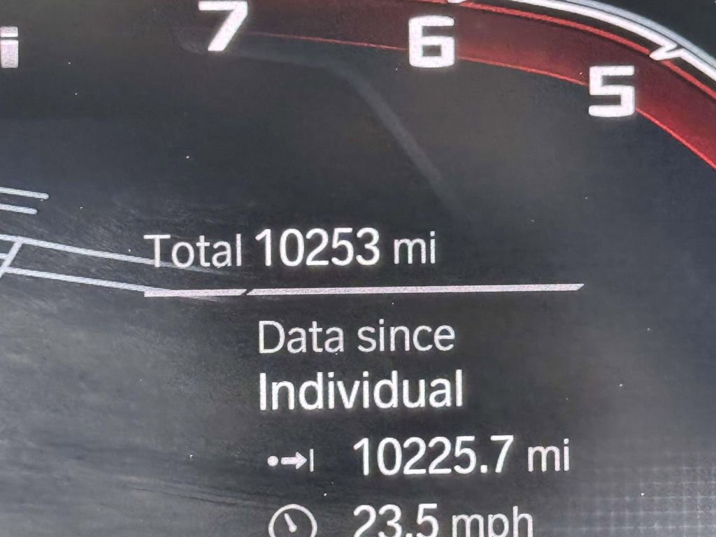 Used 2025 BMW Z4 M40i w/ Edition RWD image 2