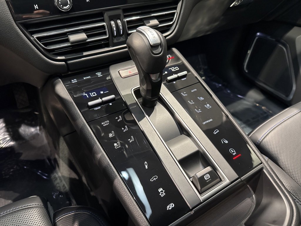 Used 2025 Porsche Macan GTS image 21