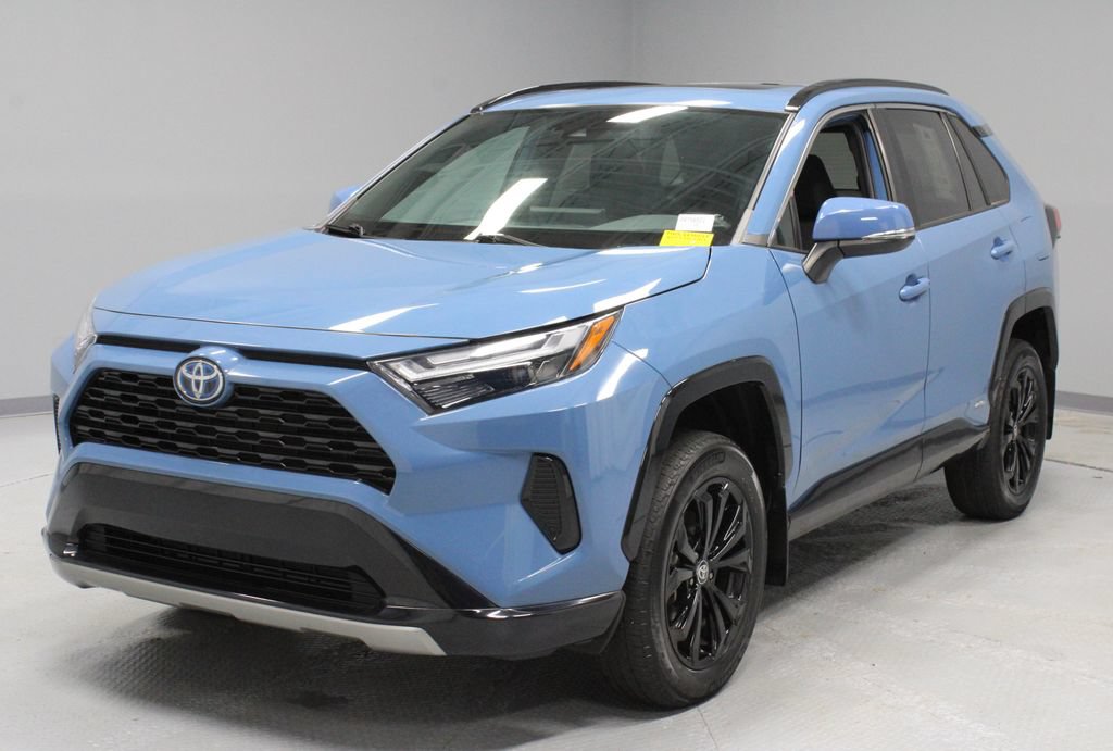 Used 2023 Toyota RAV4 SE w/ Convenience Package AWD/4WD image 6