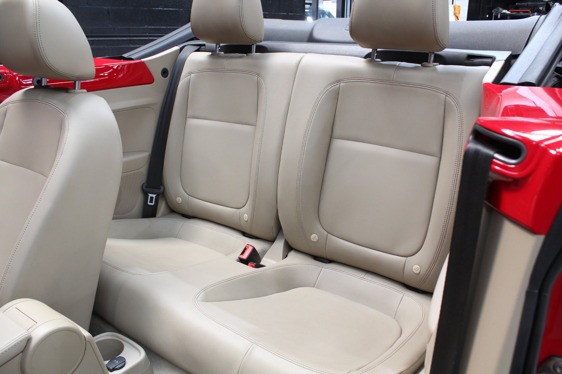 Used 2014 Volkswagen Beetle TDI FWD image 45