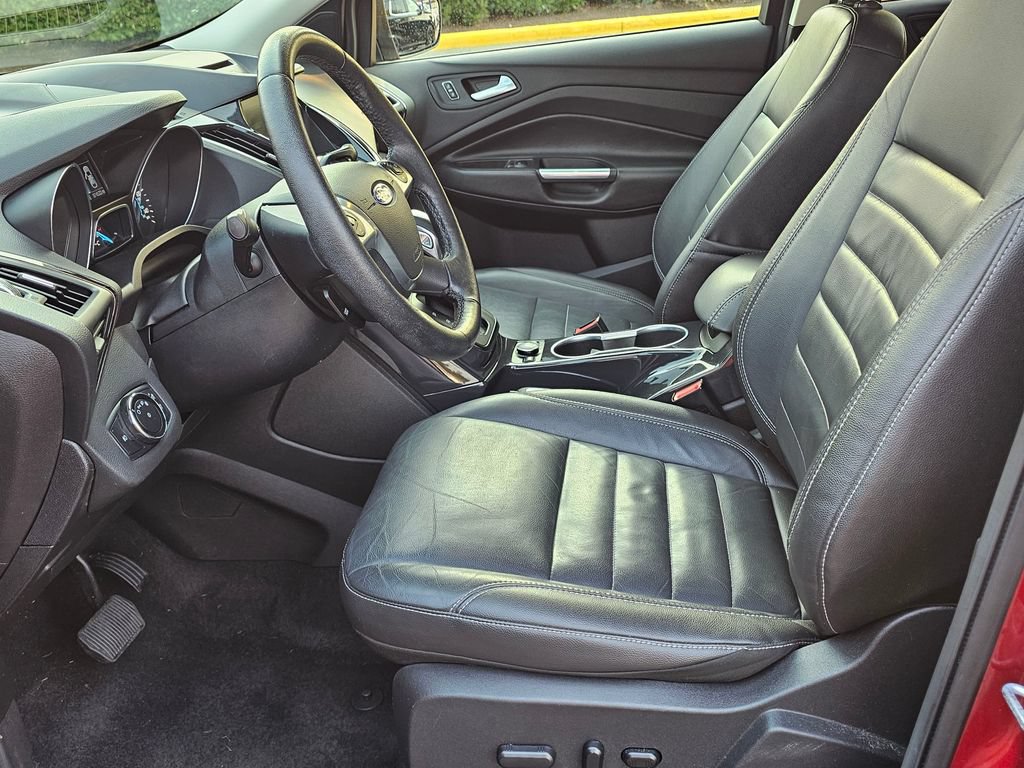 Used 2015 Ford Escape Titanium w/ Equipment Group 301A AWD/4WD image 23