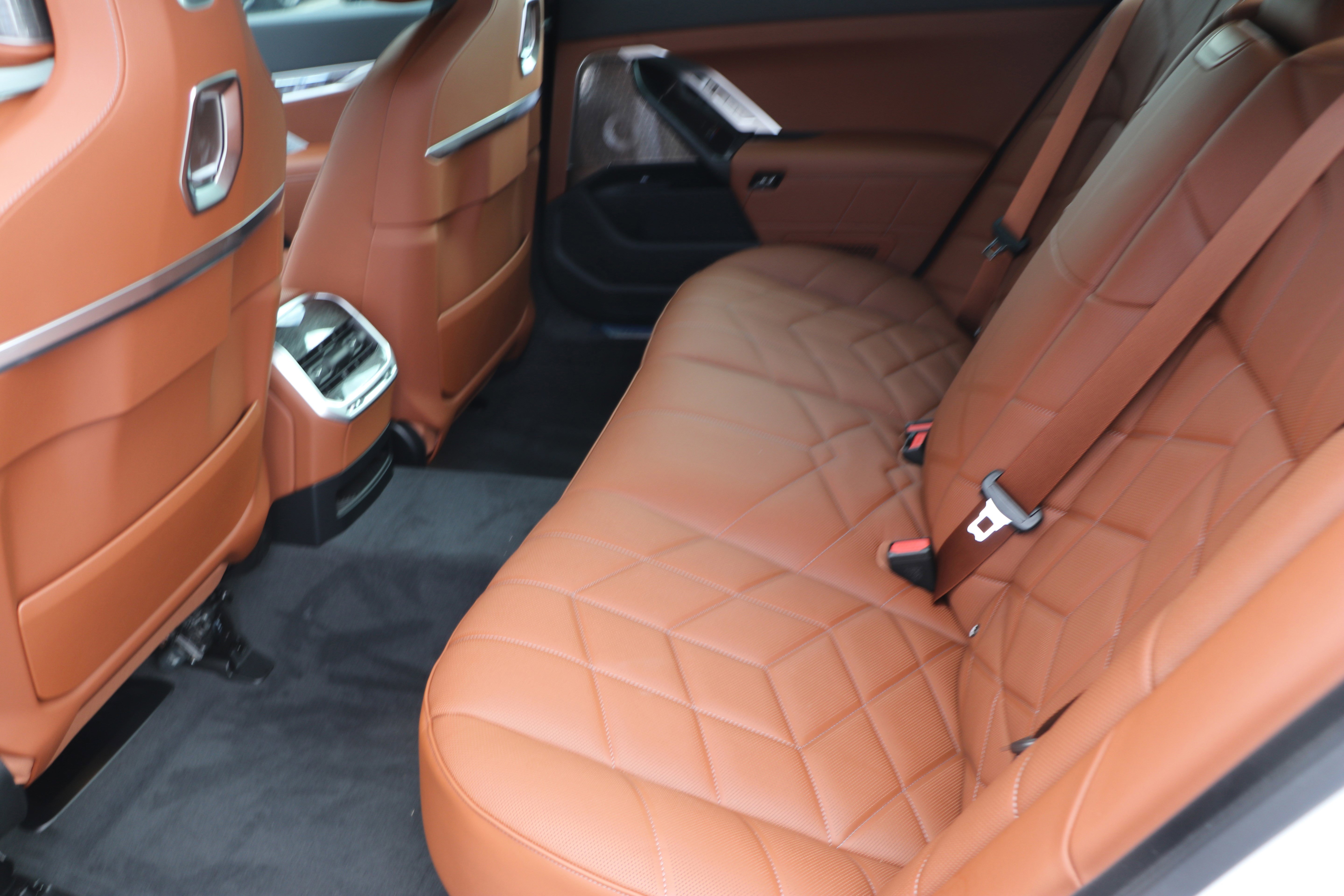 Certified 2025 BMW 740i xDrive AWD/4WD image 35