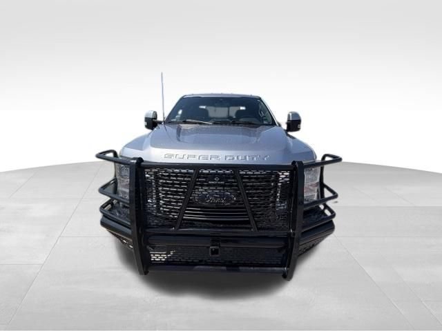 Used 2022 Ford F450 Lariat w/ Lariat Value Package AWD/4WD image 3