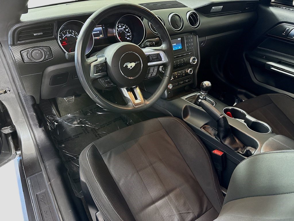 Used 2018 Ford Mustang Coupe RWD image 15