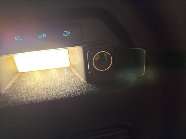 Used 2022 Ford Explorer Limited w/ Limited Technology Package image 14