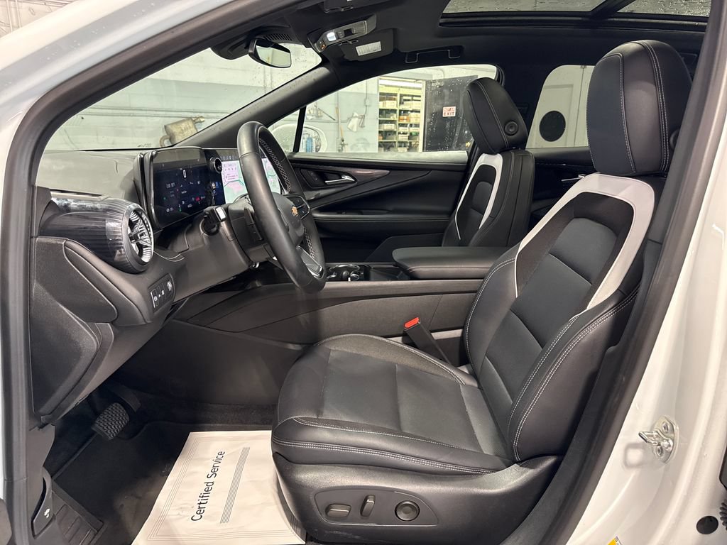 Used 2024 Chevrolet Blazer EV LT AWD/4WD image 29