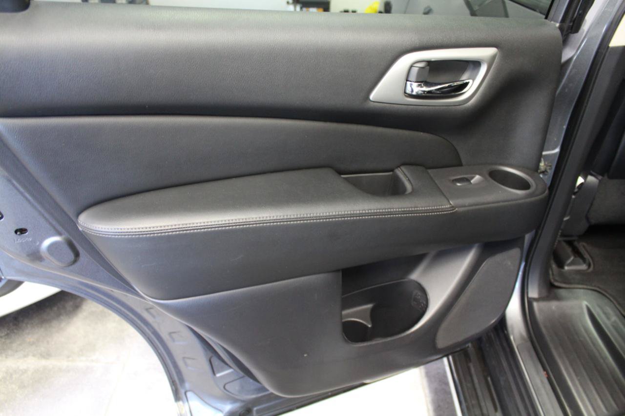 Used 2020 Nissan Pathfinder SL AWD/4WD image 23