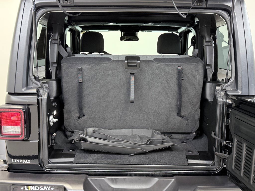 Certified 2024 Jeep Wrangler Willys image 9