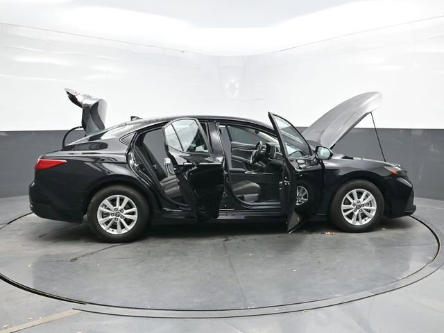 Used 2025 Toyota Camry LE image 47