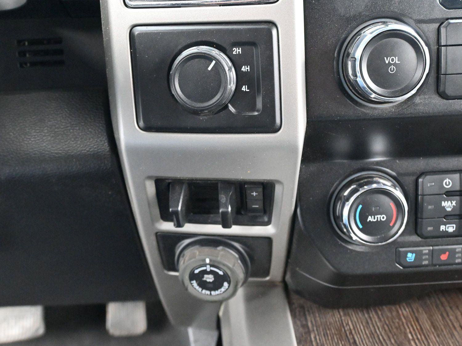 Used 2020 Ford F350 Lariat w/ Lariat Value Package image 24