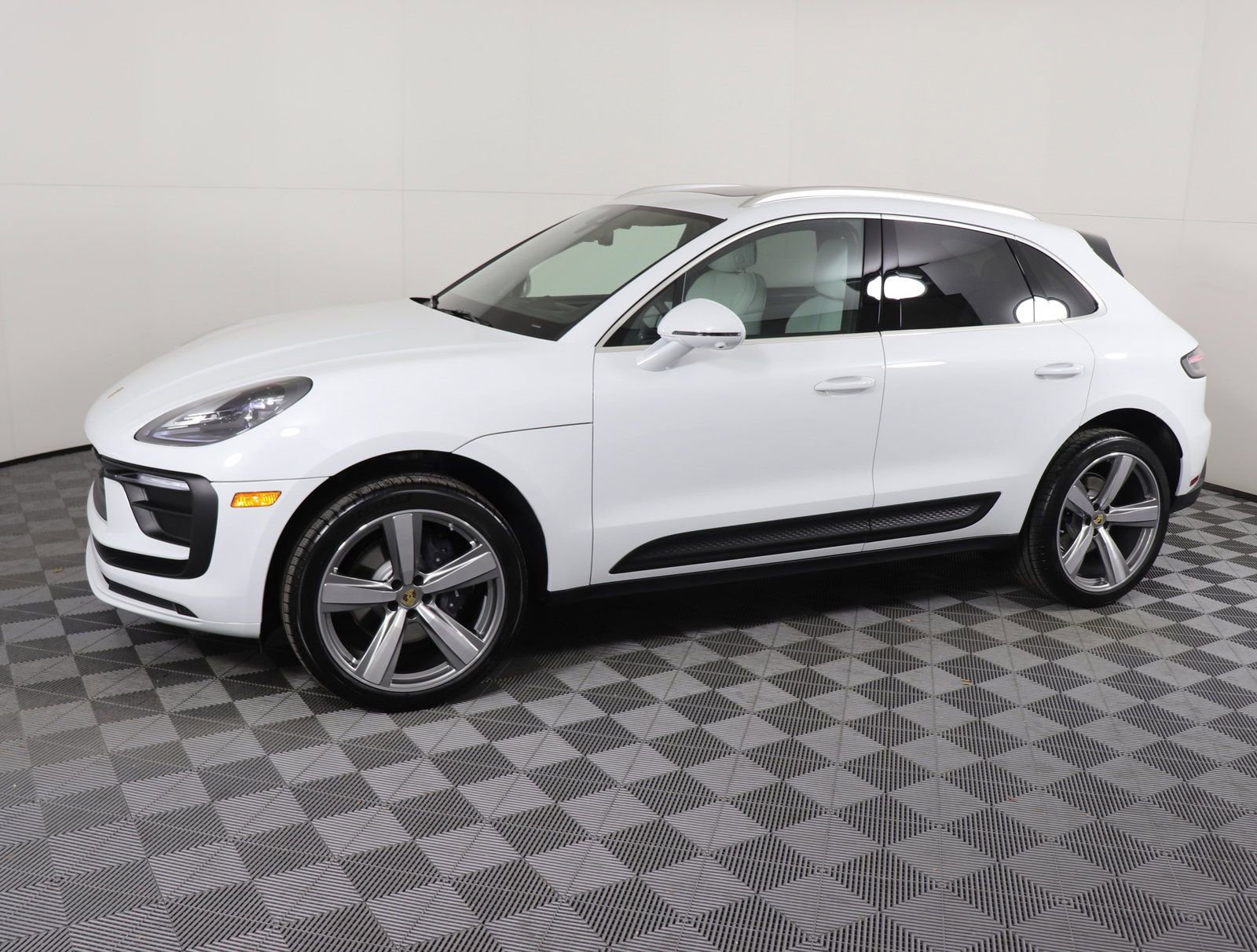 Used 2025 Porsche Macan