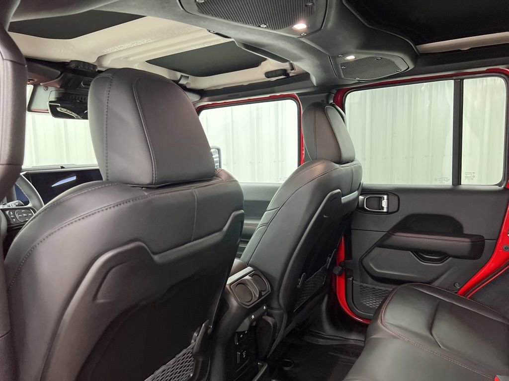 Used 2025 Jeep Wrangler Unlimited Rubicon image 14