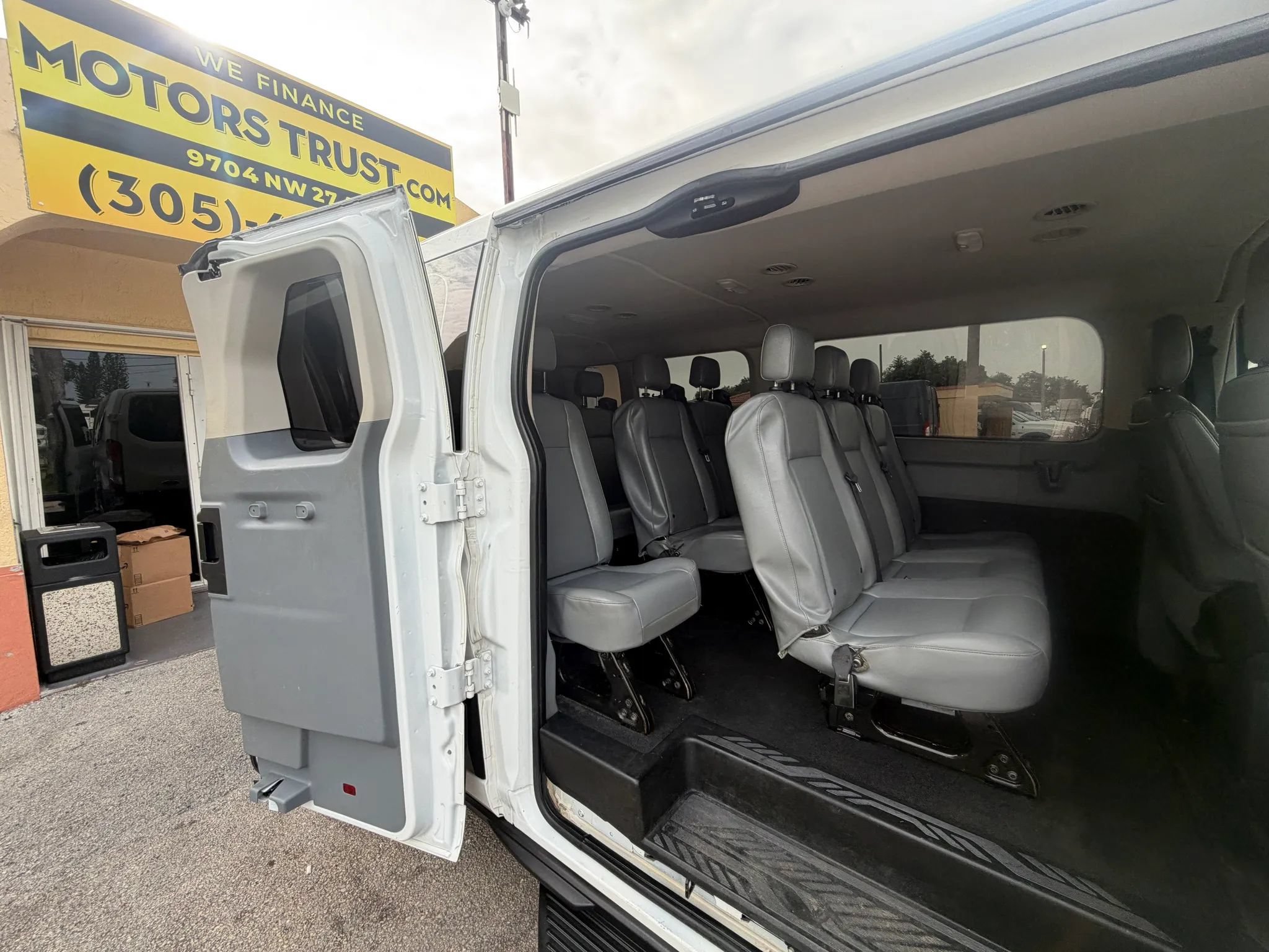 Used 2019 Ford Transit 350 XL RWD image 18