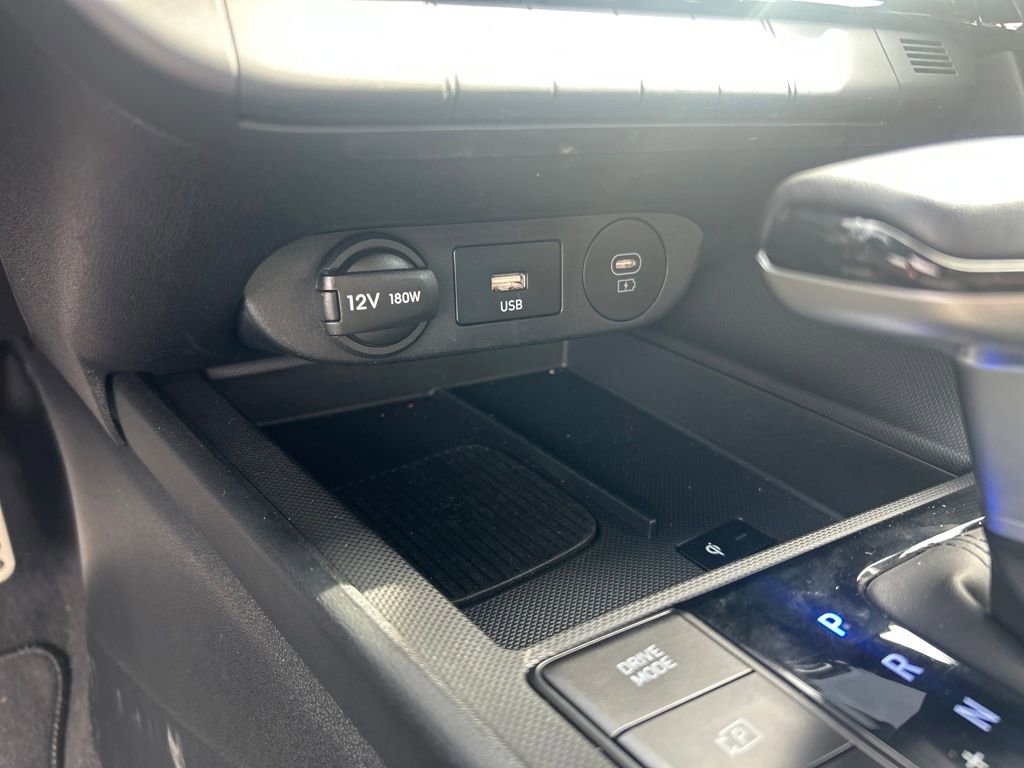 Used 2025 Hyundai Elantra SEL image 20