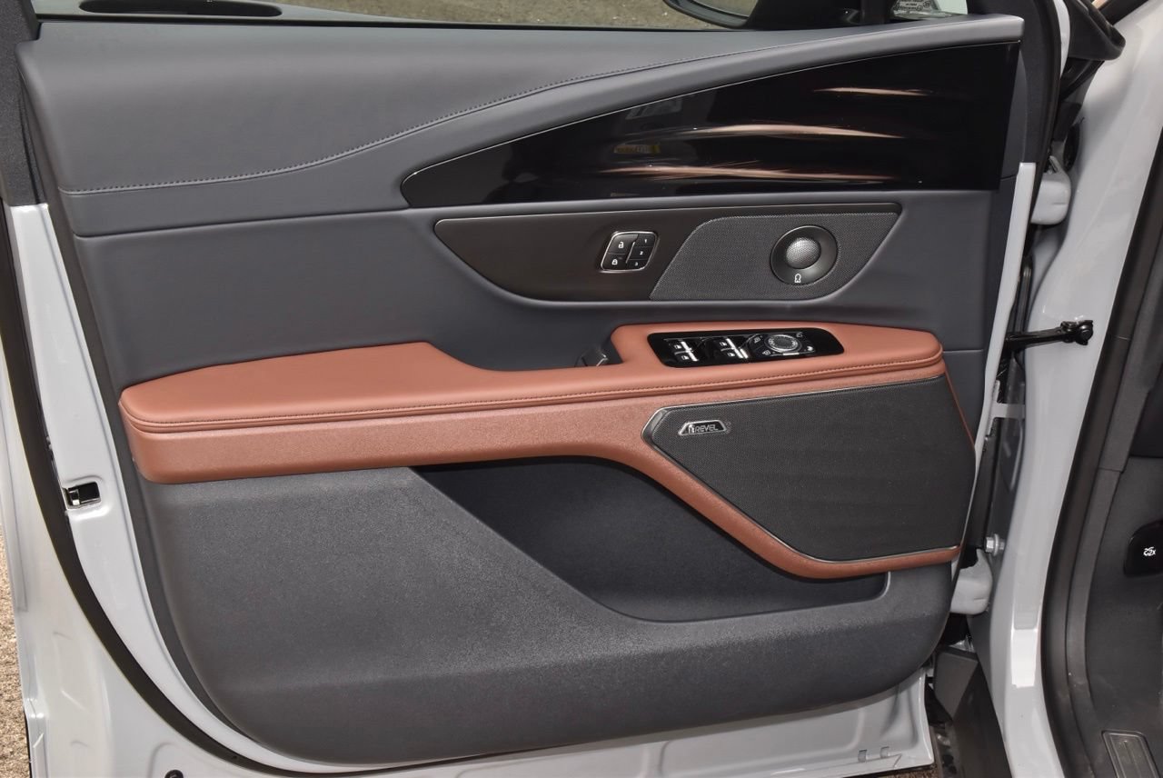 New 2026 Lincoln Nautilus Reserve w/ Jet Appearance Package AWD/4WD image 65