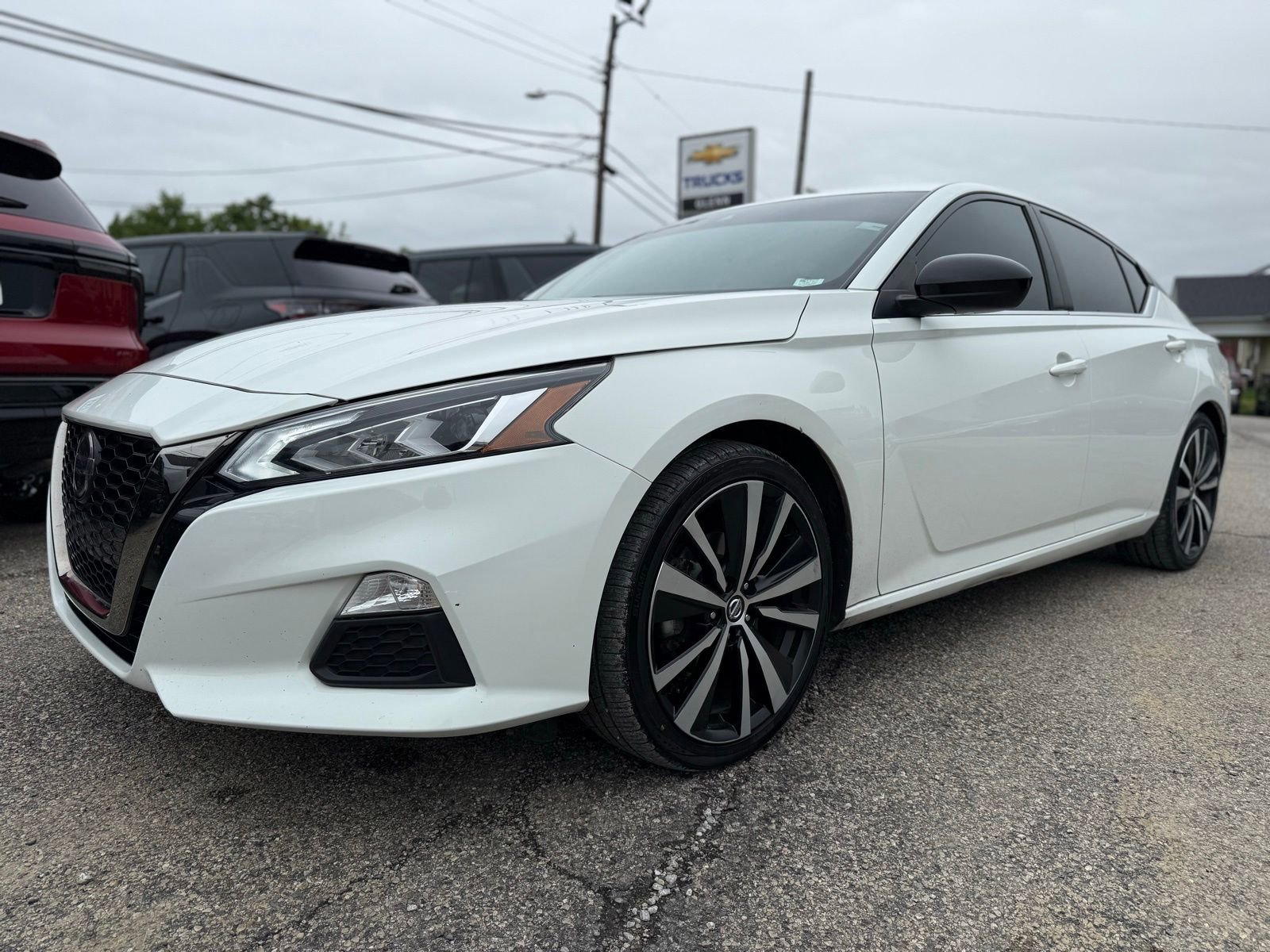 Used 2022 Nissan Altima 2.5 SR FWD image 2