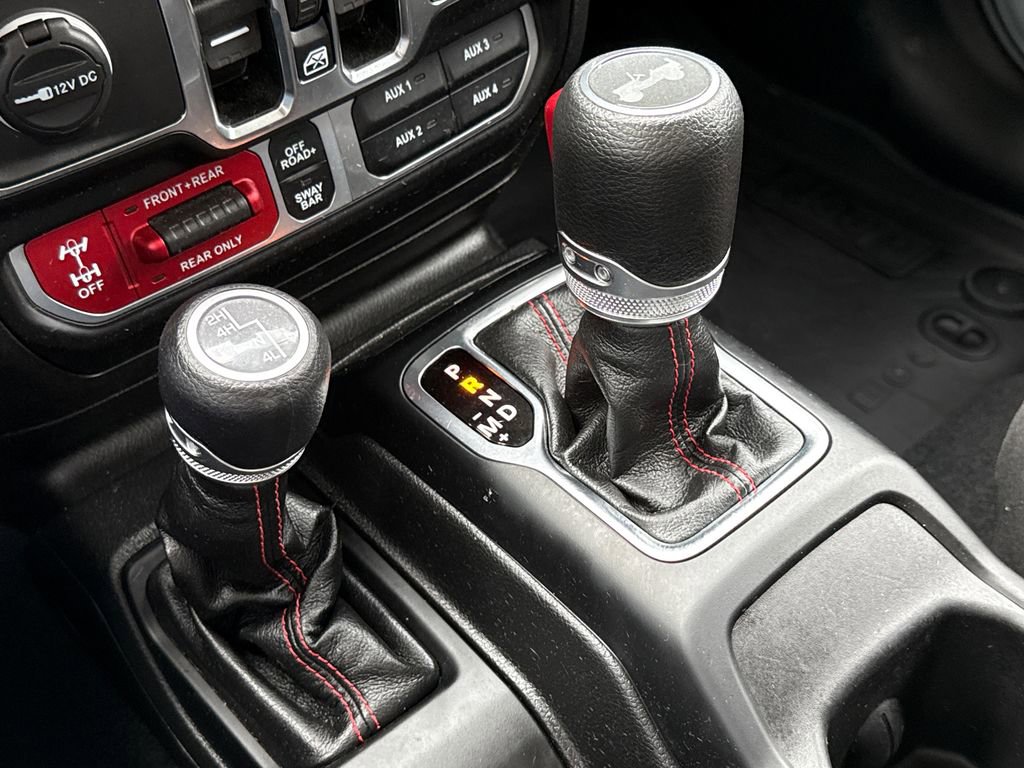 Used 2023 Jeep Wrangler Unlimited Rubicon w/ Cold Weather Group AWD/4WD image 29