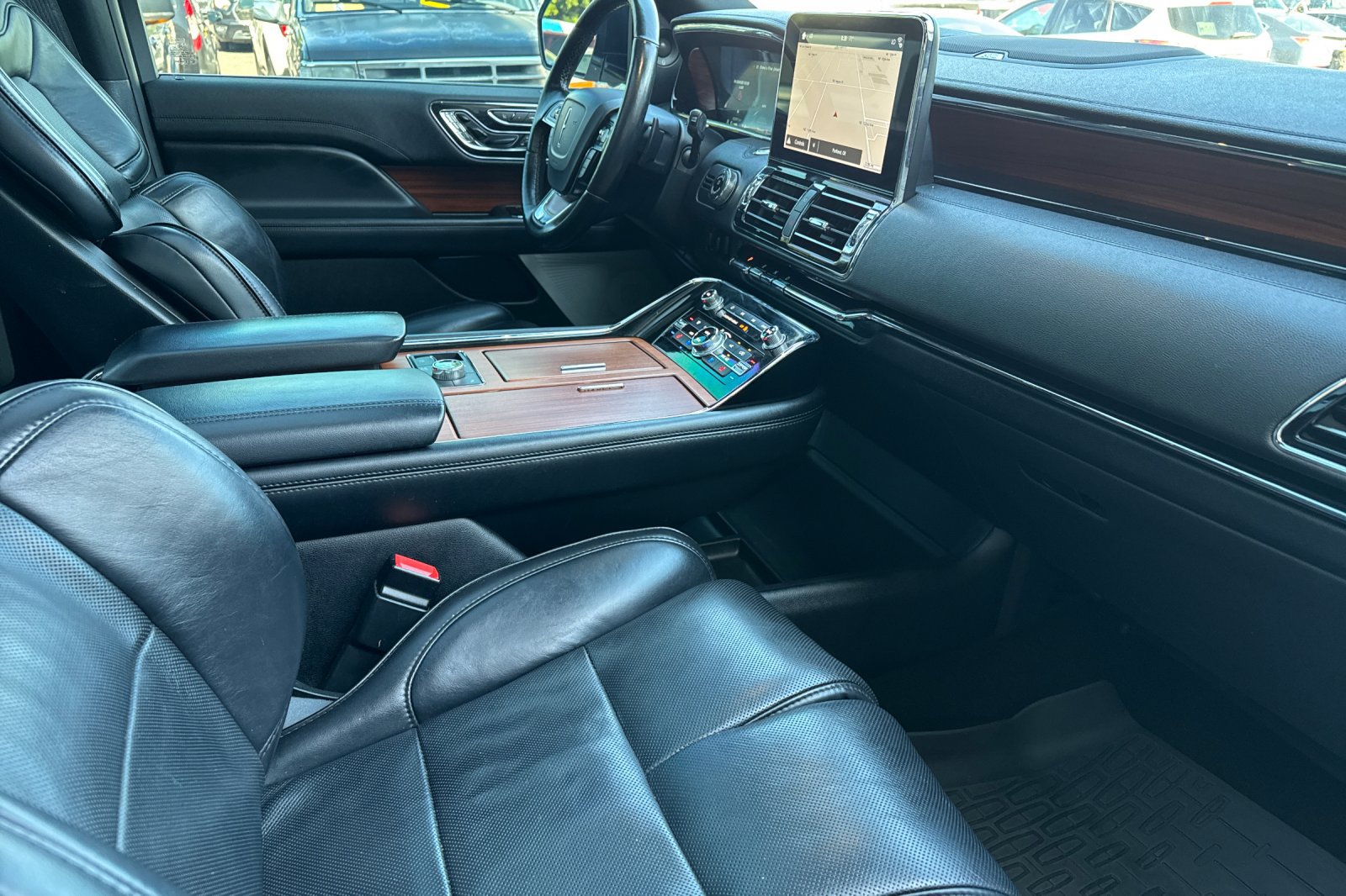 Used 2019 Lincoln Navigator L Reserve AWD/4WD image 17