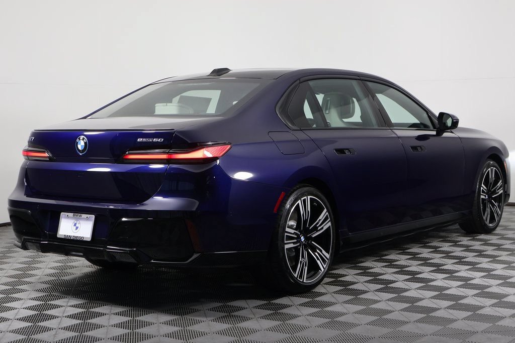 New 2026 BMW i7 eDrive50 w/ Executive Package RWD image 2