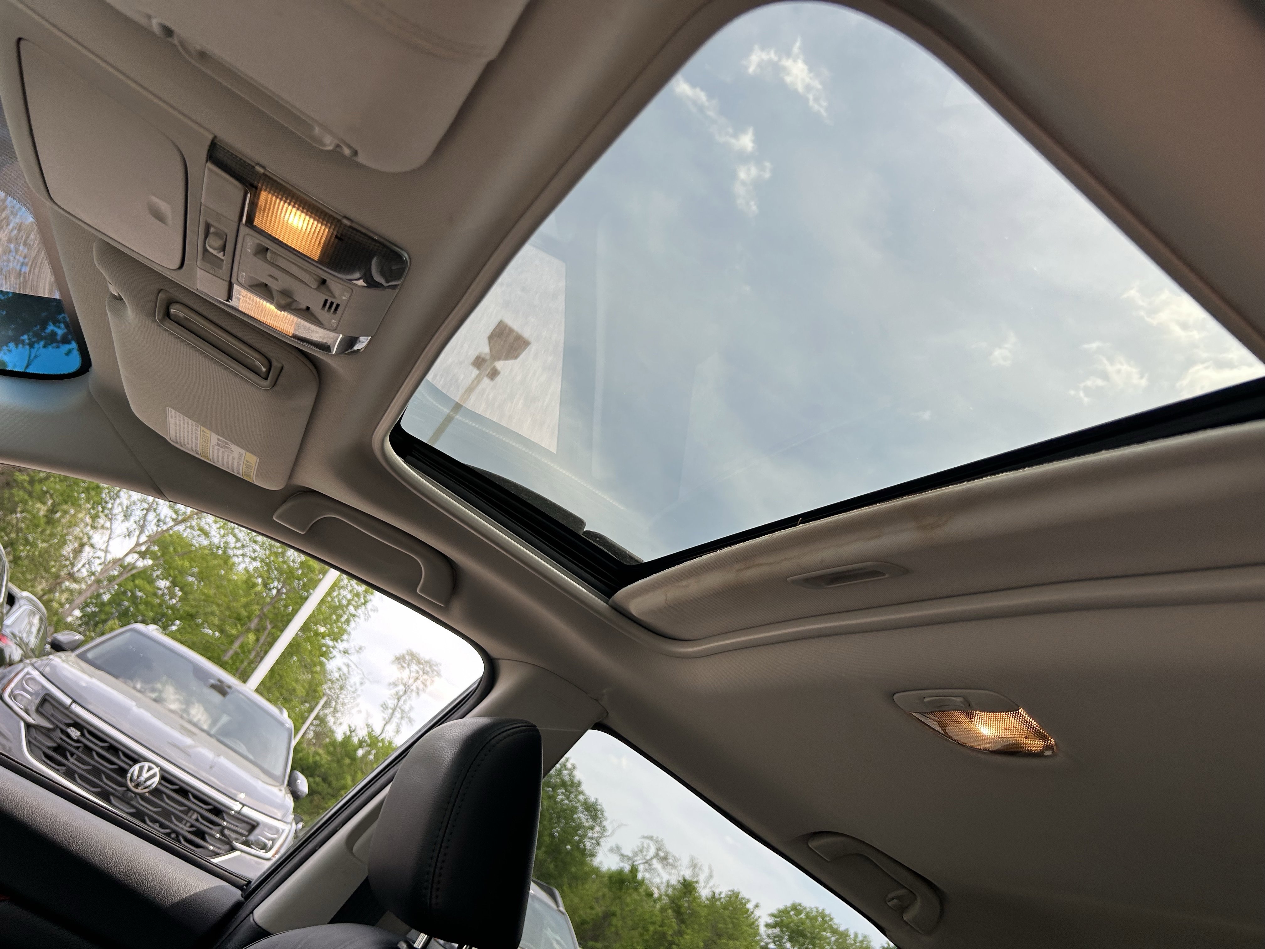 Used 2011 Subaru Outback 2.5i Limited AWD/4WD image 9