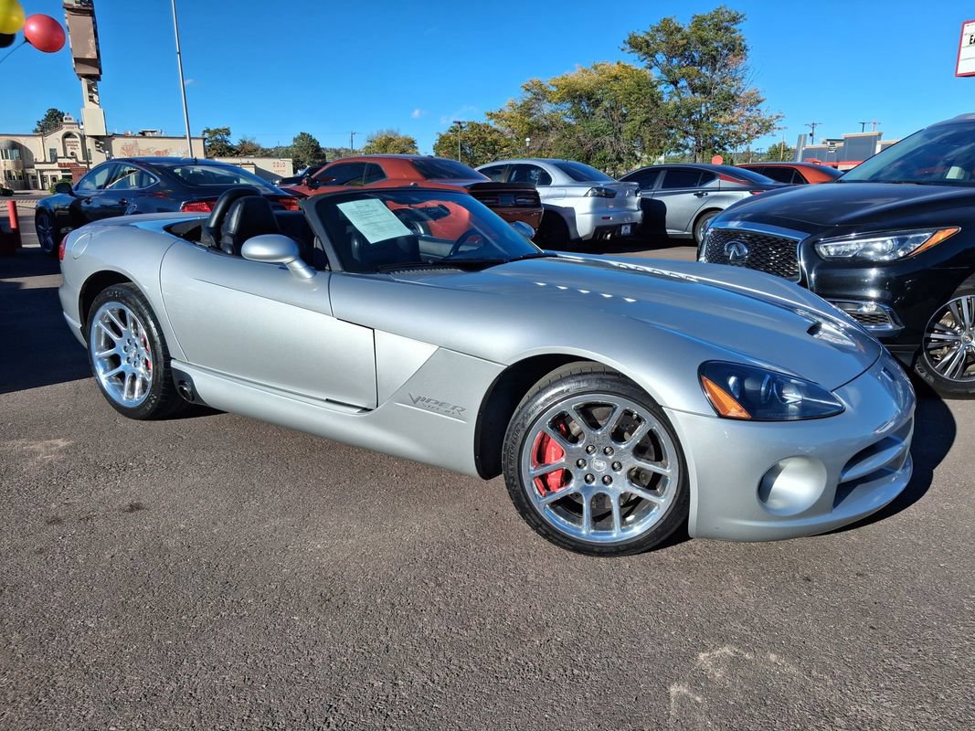 Used 2004 Dodge Viper SRT-10 RWD image 2