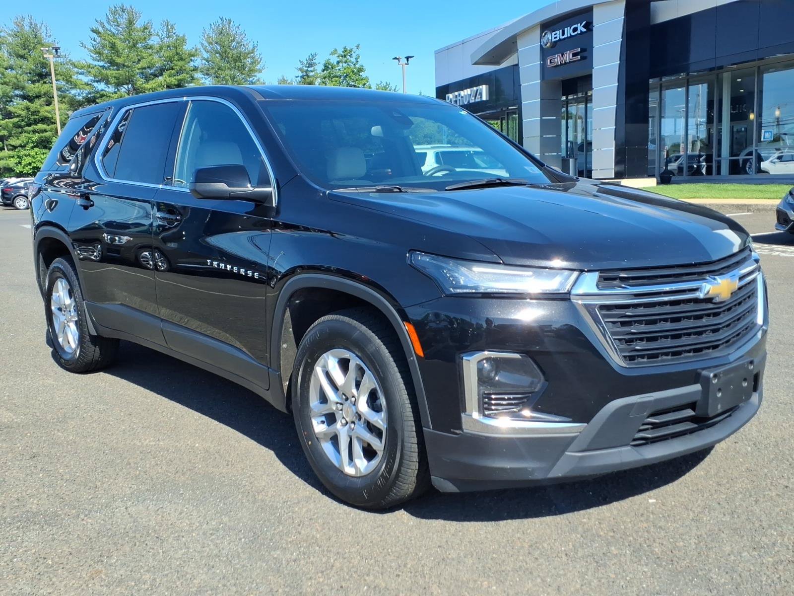 Used 2023 Chevrolet Traverse LS