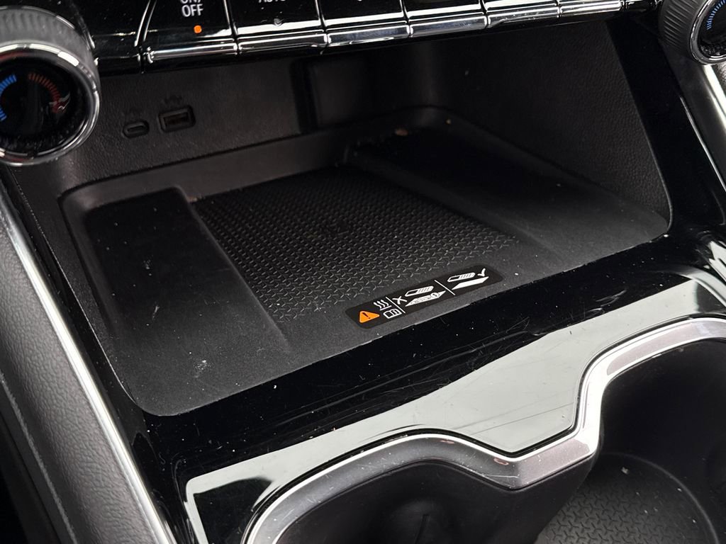 Used 2024 Chevrolet Traverse LT image 29