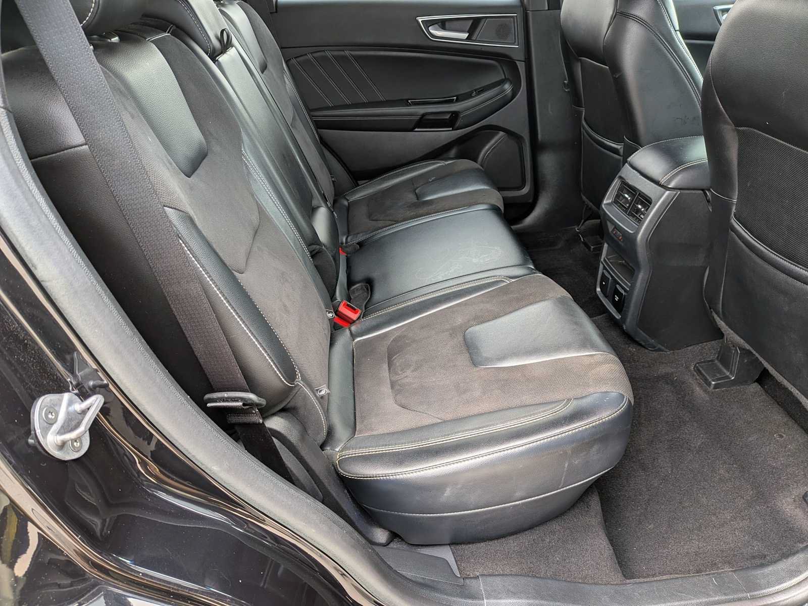 Used 2019 Ford Edge ST w/ Equipment Group 401A AWD/4WD image 18