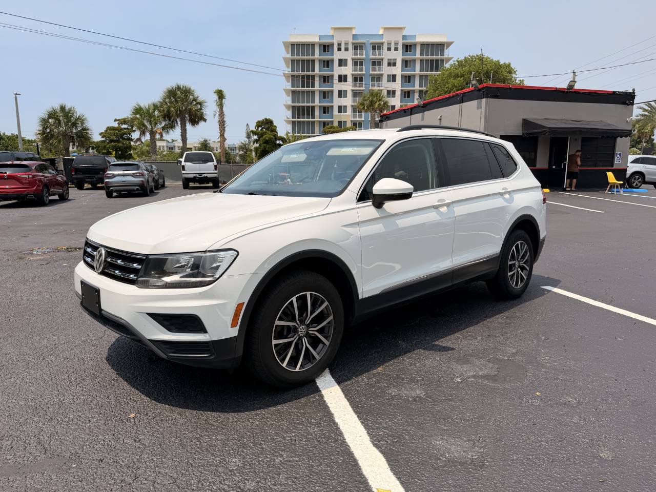Used 2020 Volkswagen Tiguan SE AWD/4WD image 8