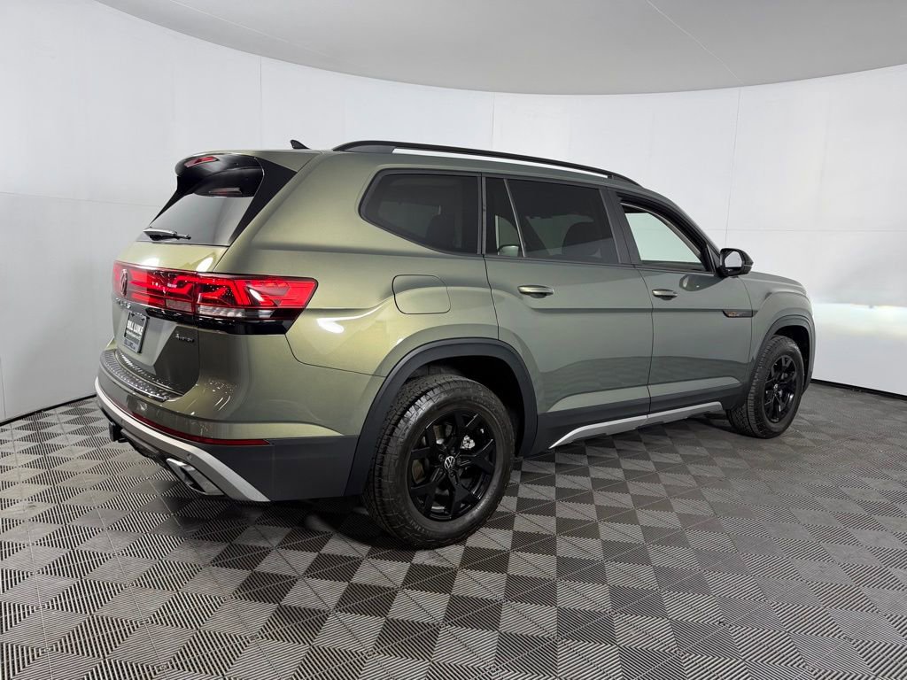 Used 2024 Volkswagen Atlas Peak Edition SE AWD/4WD image 5