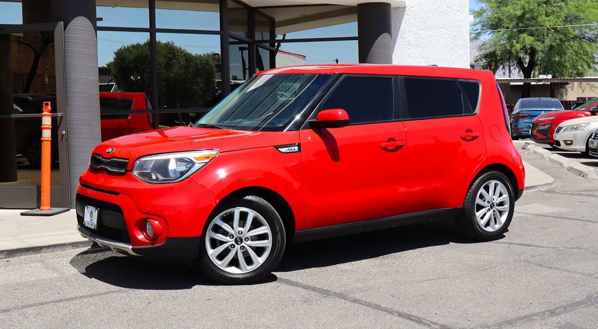 Used 2018 Kia Soul + FWD image 3