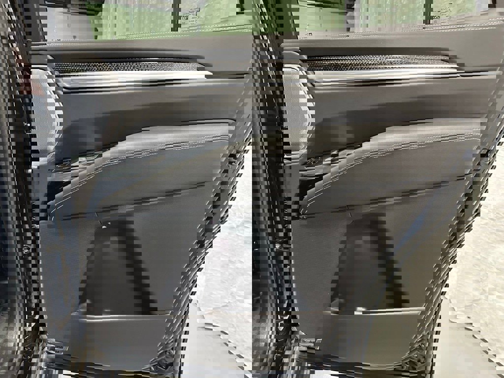 Used 2025 Cadillac Escalade V image 59