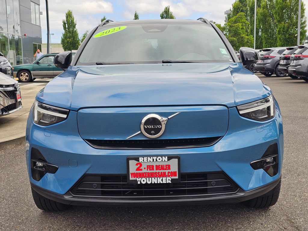 Used 2023 Volvo XC40 Recharge Ultimate w/ Protection Package Premier AWD/4WD image 2